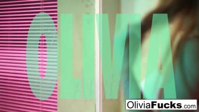 Olivia - Super sexy Olivia teases in the shower - sexu.com