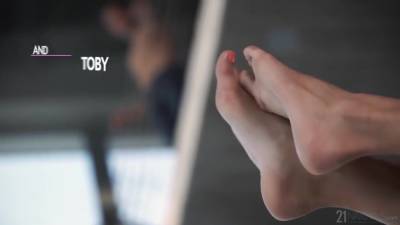 Look At My Fresh Pedicure Porn Video With Missy Luv - hclips.com