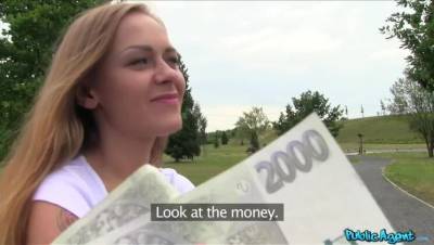 Petite Russian takes cock for cash - veryfreeporn.com - Russia