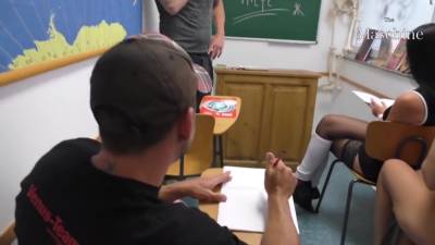 Schulmadchen Im Klassenzimmer - Sie Wollen Sperma - hclips.com