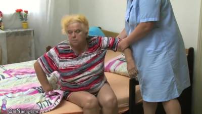 Mature Lady Using Dildo On Chubby Grandma - hclips.com