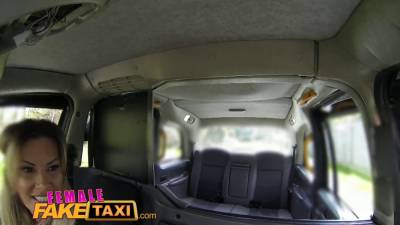 Woman faux taxi blond cab driver luvs shaft - sexu.com