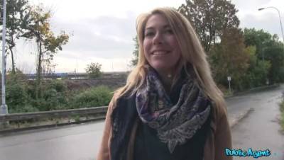 Blonde Opens Legs Outside for Cash - porntry.com