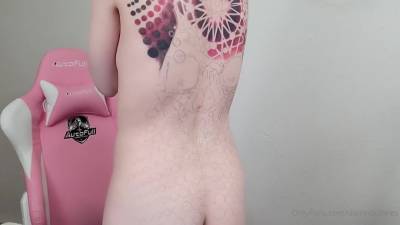 Exotic Voiced Babe Toplessly Talking Life And Tattoos - hclips.com