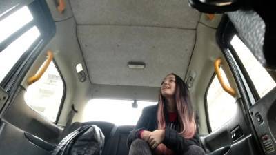 Taxi driver with obscene suggestions - nvdvid.com - Czech Republic