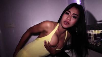 Linlin a brown skinned beautiful ladyboy - nvdvid.com
