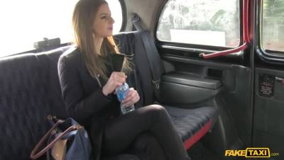 Italian College Student Exchanges Her Fit Body For A Taxi Ride - porntry.com - Italy