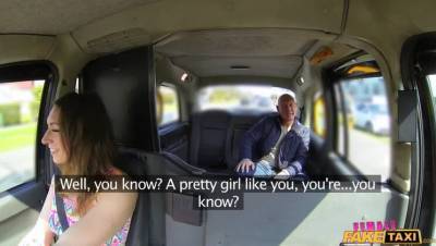 Cabbie Loves Paramedic's Big Cock - veryfreeporn.com