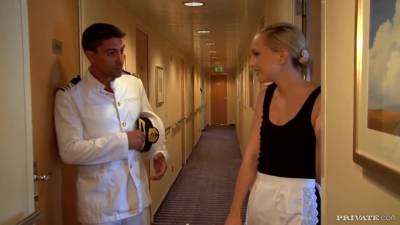 Pilot Fucks Blonde Housewife With Passion - upornia.com