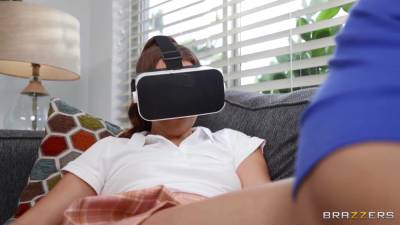 Lady - Window washer fuck hot lady while she playing VR - pornoxo.com