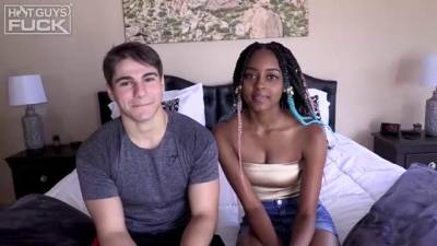Ebony chick, Destiny Mira fell for a white guy, Carson Clout and wanted to fuck him - sunporno.com