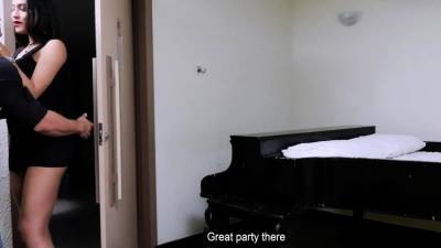 TransBella - Straight guy fulfills his tranny fantasy - drtvid.com