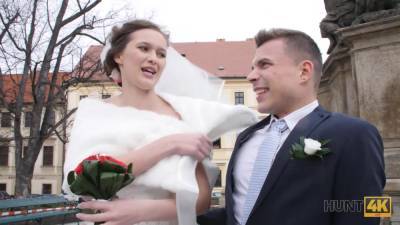 Attractive Czech bride spends first night with rich stranger - pornoxo.com - Czech Republic
