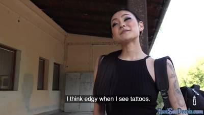 Pierced asian babe gets money for having outdoor public sex - txxx.com