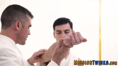 Dick sucked mormon elder gets barebacked - pornoxo.com