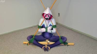 Spider-gwens Bondage Escape Practice #2: Triangle Tied While Getting Teased - hclips.com
