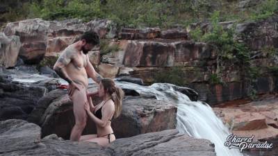 Blonde With Big Natural Breasts Makes Risky Public Sex In A Public Waterfall - txxx.com