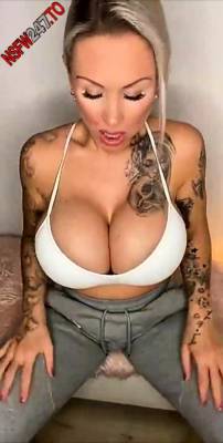 Big boobs milf masturbates with her dildo - nvdvid.com