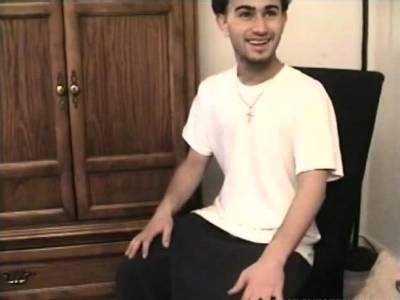 Straight Boy Paulie Beats Off - icpvid.com