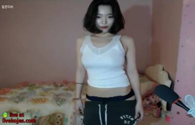 Korean sexy busty camgirl show - pornoxo.com - North Korea