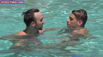 Girlfriend cockriding bisexual boyfriend during pool party - hotmovs.com