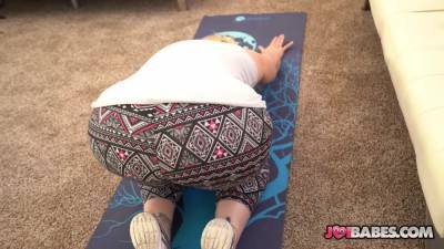 Yoga Stepmom Selah Rain Gives Jerk Off Instructions To You - txxx.com
