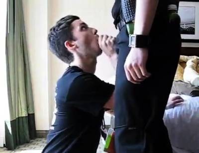 Face fucking guy in hotel room, cum in his mouth - icpvid.com
