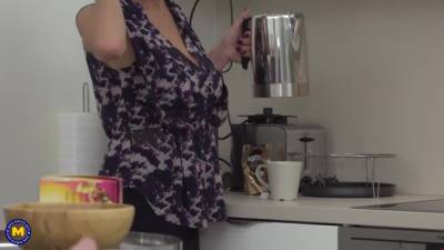 Molly Maracas - British Housewife Goes Interracial 1080p - hotmovs.com - Britain