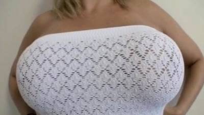 Cute blonde with big boobs solo - nvdvid.com