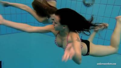 Katka And Kristy Underwater Swimming - hclips.com