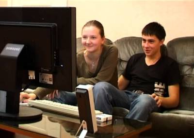 Sex-starved teenager gets awarded with sex - icpvid.com