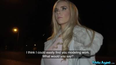 Florane Russell - Fucked in car and cum on her tits - veryfreeporn.com