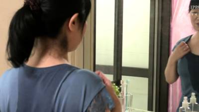 Japanese amateur Asian big boobs mother - nvdvid.com - Japan