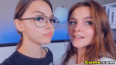 Lesbians Fuck With Dildo - pornoxo.com
