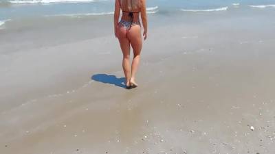 Just Met Her On The Beach .. I Didnt Expect That! - hclips.com