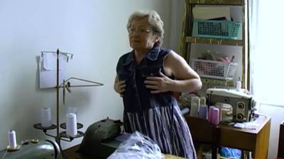OmaHoteL Amateur Grandma Playing Alone - nvdvid.com