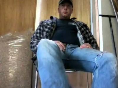 Str8 bear daddy stroke at work - nvdvid.com