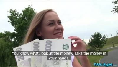 Petite Russian takes cock for cash - porntry.com - Russia