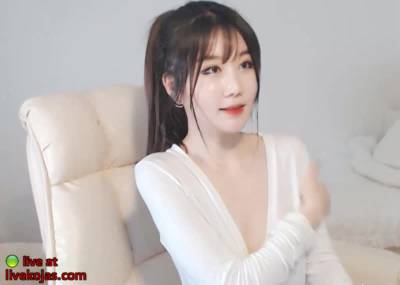 Korean sexy camgirl with great body - pornoxo.com - North Korea