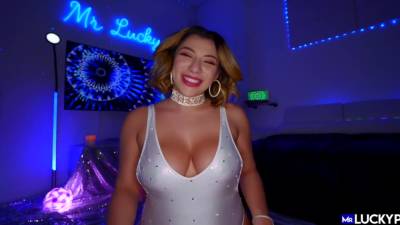 Valentina Jewels - Late Night With Huge Booty Latina With Valentina Jewels - upornia.com