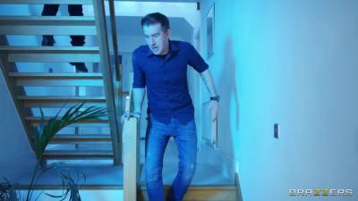 Tricky Guy Denny D Fucks His Brothers Busty Wife With Emily Blake - upornia.com