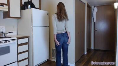 Sexy Milf Camgirl Teasing In Blue Jeans Jess Ryan - hclips.com