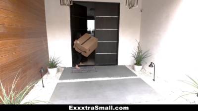 Jasmine Grey - Petite Teen Banged By Delivery Guy - hclips.com