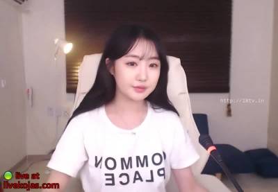 Korean sexy busty camgirl shows her body - pornoxo.com - North Korea