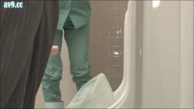 Asian Cleaning Lady Fucked In The Bathroom - upornia.com - Japan