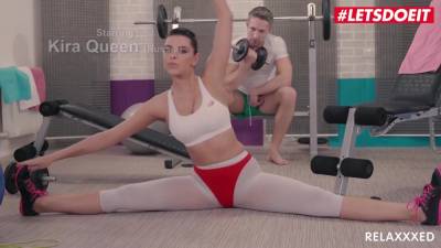 Kira Queen - Lucky Lutro And Kira Queen - Dirty Yoga Teacher On Gorgeous Hot Fitness Model - upornia.com - Russia