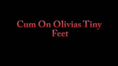 Stuntcockshandjobs - Cum On Olivias Tiny Feet - hotmovs.com