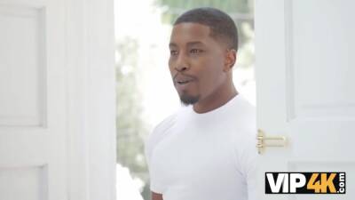 Plumbers Black Manhood Helps Hottie Forget About Her Boyfriend - upornia.com