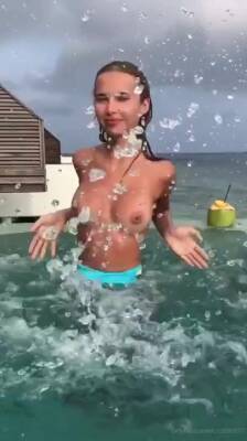 Catherine Kn Nude Pool Teasing Video Leaked - hclips.com
