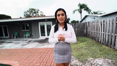 Alina Belle Single Real Estate Agent Gets Bonked - nvdvid.com - Brazil